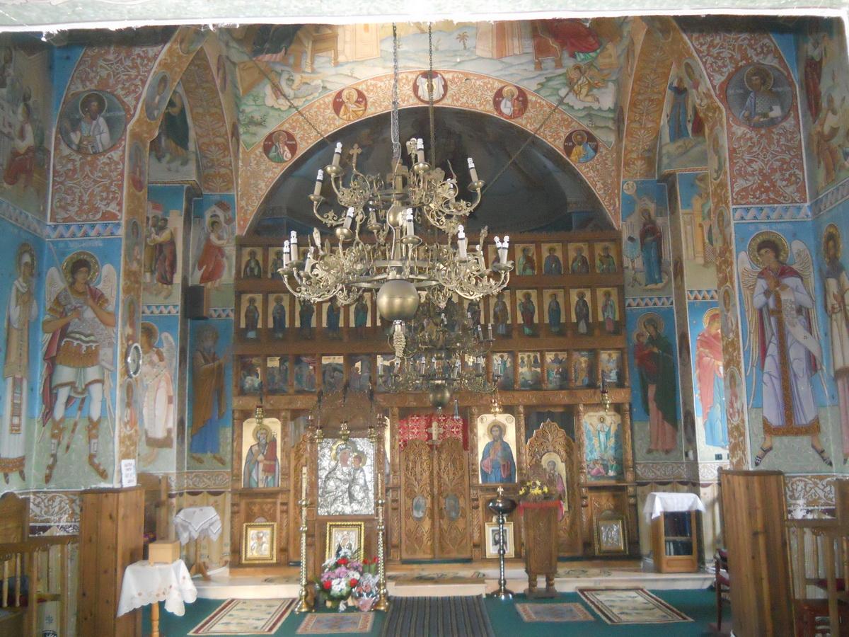 Interiorul bisericii